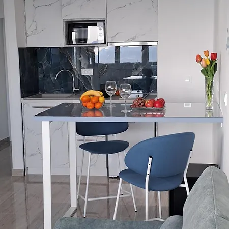 Sea View 4 In Апартаменти