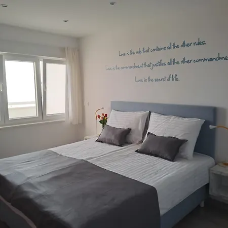 Διαμέρισμα Sea View 4 In *