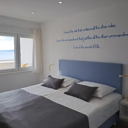 Διαμέρισμα Sea View 4 In *